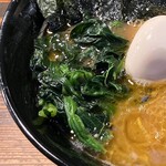 家系ラーメン クックら - ほうれん草は多め。