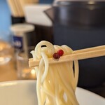 HACHI - ピンクペッパーが名脇役