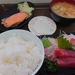 メフレ市場食堂 - 刺身定食(3点盛り)