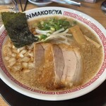 ラーメン まこと屋 - 背脂醤油 ¥970