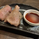 肉処 だん炉 - 贅沢肉巻き炙り寿司