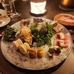 中野レンガ坂 洋食堂 葡萄 - 美しい前菜盛り合わせ