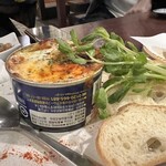 松本藩酒場 酒楽 - 鯖缶トマトチーズ焼き