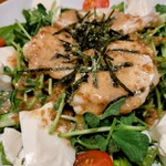 旨唐揚げと居酒メシ ミライザカ - 蒸し鶏と豆腐の豆苗サラダアップ