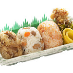おにぎり３個とおかず