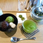 抹茶あんみつセット　黒蜜添え　冷たいお煎茶