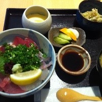 丸新 - ランチの海鮮丼〜☆