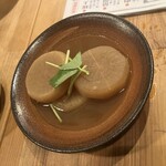 もつ焼★キャプテン - お通しの大根おでん