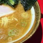 ラーメン 厚木家 - 旨味たっぷりで醤油もしっかり効いたスープ。