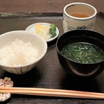 会席料理 岸由 - 【ご飯】あおさの味噌汁が染み入ります。