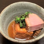 会席料理 岸由 - 【焼き物】鰆の塩焼き　もみじおろし。脇役が主役を盛り立てます。