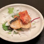 会席料理 岸由 - 【煮物】合鴨と厚揚げの焚き合わせ。
