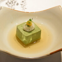 九つ井 本店 - 【付出し】抹茶胡麻豆腐　ゆり根あん。