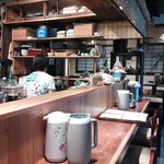菊屋らん丸 - カウンターから厨房（H26.7.4撮影）