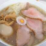 ラーメン星印 - 【２月限定ラーメン】「特製中華そば」３種類の煮干・昆布・椎茸・鰹節・鯖節による出汁と動物系スープ。昔懐かしい味わいですが、味の深みは現代風。