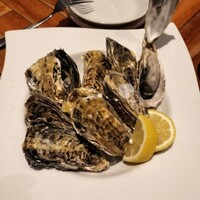 Seafood bar Ermitage 横浜鶴屋町店 - 生牡蠣