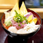 初音鮨本店 - 味覚丼？