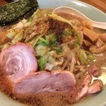 麺通 - らーめん（背油醤油）＋やさい（300グラム）800円+ダブル 200円