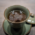 USHIGORO S. - トリュフとスッポンの牛コンソメ