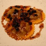 アンティカ オステリア デル ポンテ - ブレス産ハトのラビオリ　黒トリュフとモリーユ茸のソース