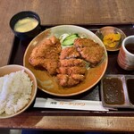 洋食屋 カーネリアン - Bigチキンカツ定食＋ミンチカツ