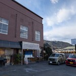 Ramen FeeL - バス停から３分くらいです。