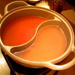 Genkiiemoto Ton - ２色鍋（チゲ・塩ちゃんこ）