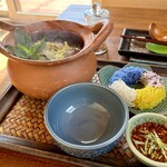 カフェモン - チムチュム（サラダ抜き¥1,000税込）
      タイ東北部イサーン地方のハーブ鍋、大寒波が押し寄せているこの日にピッタリのお料理です(^^)