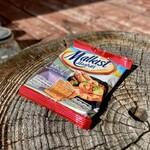 カフェモン - チェンマイのお土産に、ピリ辛のクラッカーをもらいました♪(≧∀≦)お姉さん、ありがとう〜♡