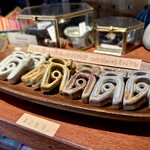 カフェモン - cafe Hmongオリジナル箸置き♪
      ディー、良いという意味のタイ文字だそうです(^^)