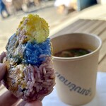 カフェモン - カオピン（¥300税込）
      タイの蒸したもち米の焼きおにぎりです♪
      卵黄とナムプラーで味付けしてあります。