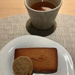 MOLINO - 小菓子は娘は食べれないの〜、ハーブティと