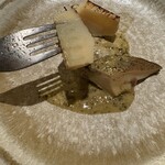 MOLINO - 大きな鮑、キモソースと