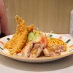 三好弥 - ●日替わりランチ　1,000円
若鶏の塩焼き＆キスとカキのフライ