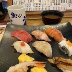 元祖ぶっち切り寿司 魚心 三宮店 - 