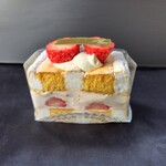 patisserie andbell - いちごのカーディナル