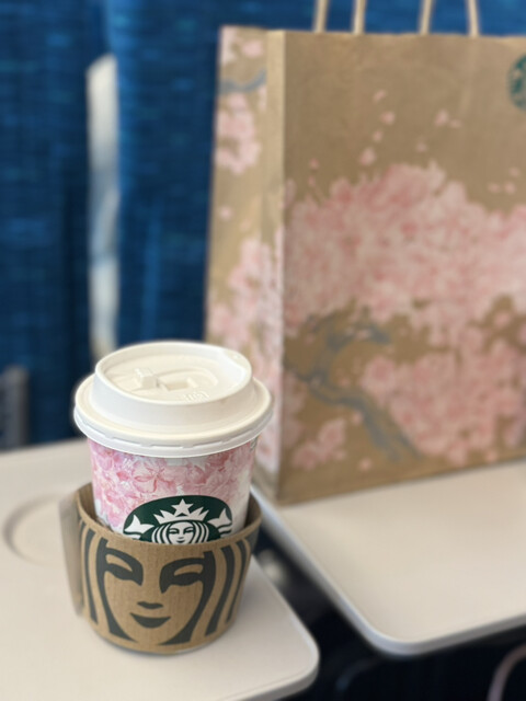 Starbucks Coffee - ゆぅ STARBUCKS COFFEE ESAKA OTTSU, Suita - Restaurant Reviews