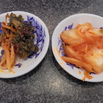 大阪ふくちぁんラーメン - 食べ放題のキムチ