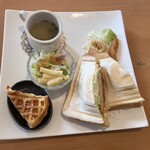 Cafe MINTO - 海老カツサンドセット？