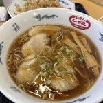 しな喜 - 料理写真:醤油ラーメン