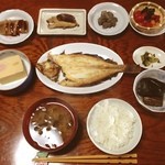 せっちゃんのエクスペリヤンスの家 - 相変わらず豪勢な朝ごはん