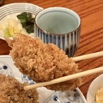 とんかつ河 - 湯呑みを超える大きさ