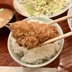 とんかつ河 - ご飯の上において、茶碗直径くらいの大きさ！
