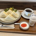 喫茶モーニング - アメリカンコーヒープラス250円のサンドイッチセット