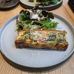 Repas - ベーコンとほうれん草のキッシュ