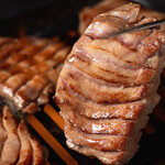 厚切り牛タン 焼肉一心たん助 - 