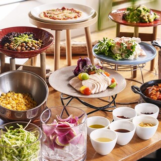 【月替わりランチブッフェ】選べるメインディッシュ！