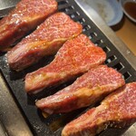 焼肉 穏 - 