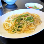 京野菜イタリアンバール　UNO - パスタランチ￥800（サラダ、ドリンク付き）