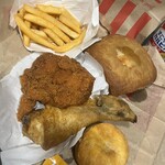 ケンタッキーフライドチキン - 料理写真:・フリフリポテト(3種のチーズ)
・チキンクリームポットパイ
・オリジナルチキン
・レッドホットチキン
・スペシャルチーズビスケット